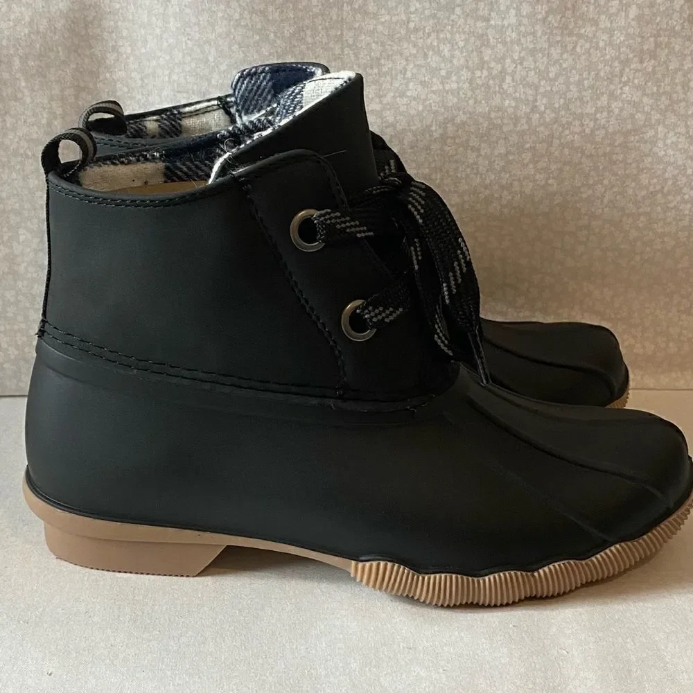 DEPT 222 Women’s Black Daisy Duck Boots